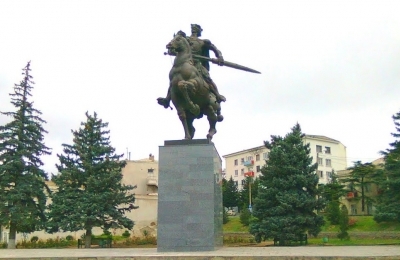 Giorgi Saakadze Statue