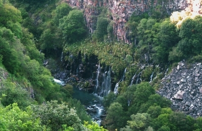 Dashbashi canyon waterfall