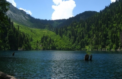 პატარა რიწის ტბა